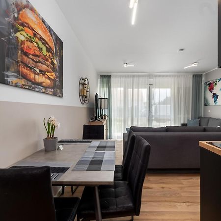 Design Luxus, Vollausstattung, Neubau, 30Min Hbf Leipzig 8, Naehe Flughfaen, Bmw, Dhl, Amazon Apartamento Schkeuditz Exterior foto